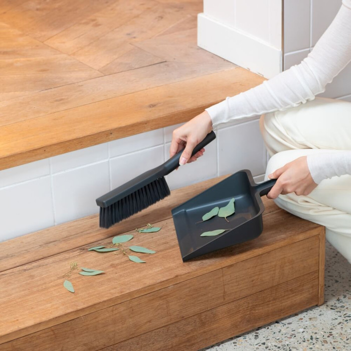 Комплект лопатка с четка за почистване Brabantia SinkSide Dark Grey - Кухня