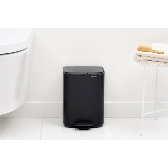 Кош за смет Brabantia Bo Pedal 4L, Matt Black Кош за смет Brabantia Bo Pedal 4L, Matt Black