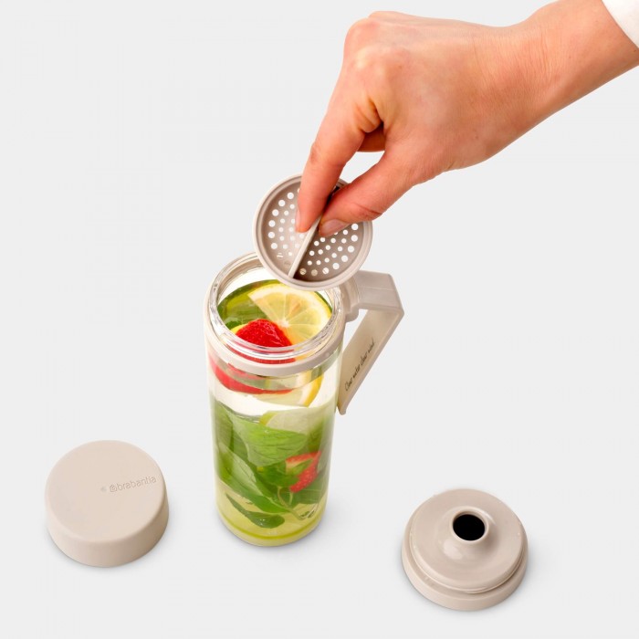 Бутилка Brabantia Make&Take 500ml Soft Beige, с цедка Бутилка Brabantia Make&Take 500ml Soft Beige, с цедка