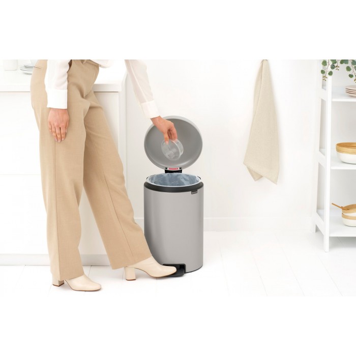 Кош за смет с педал Brabantia NewIcon 20L, Soft Grey