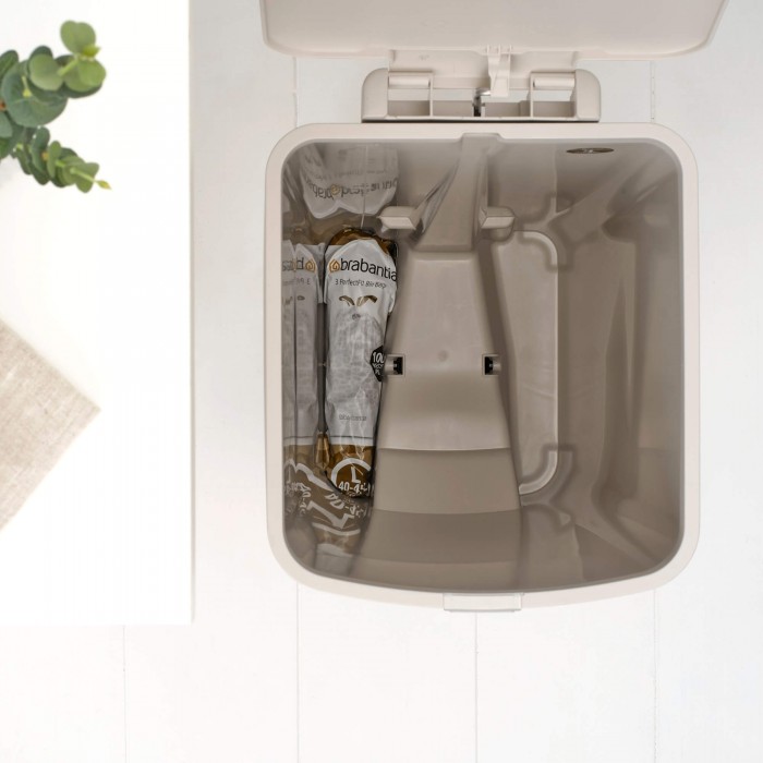 Кош за смет с педал Brabantia StepUp 40L, Soft Beige Кош за смет с педал Brabantia StepUp 40L, Soft Beige