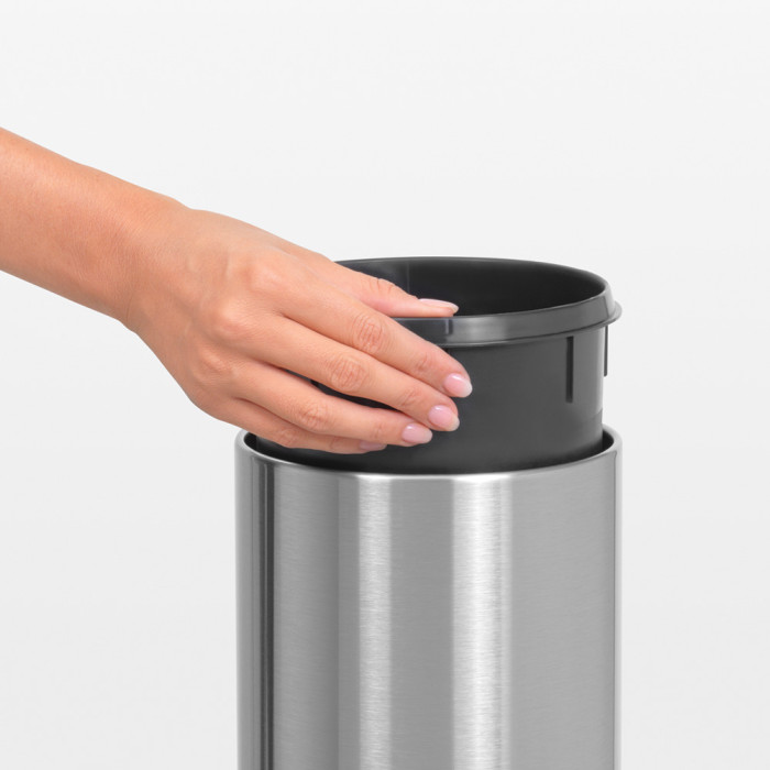 Кош за смет Brabantia Touch Bin 3L, Matt Steel Fingerprint Proof - Баня и почистване