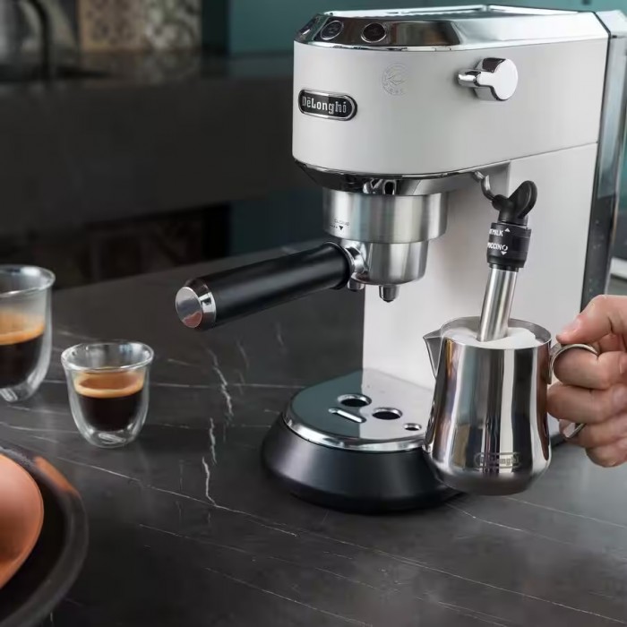 Кафемашина Delonghi EC 685.W Кафемашина Delonghi EC 685.W - Малки домакински уреди