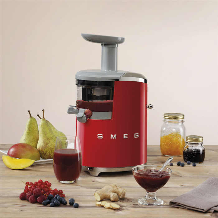 Бавнооборотна сокоизстисквачка SMEG SJF01RDEU - Малки домакински уреди