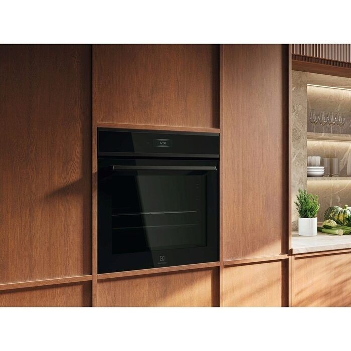 Фурна Electrolux EOX8P38WH - с пиролиза - Уреди за вграждане