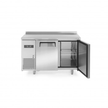 Професионален фризер ARKTIC от Hendi Kitchen Line с 2 врати 220 L 1200x600x(H)850 mm неръждаема стомана -12?/-22?C 400 W 2 рафта 390x428mm включени, енергиен клас C